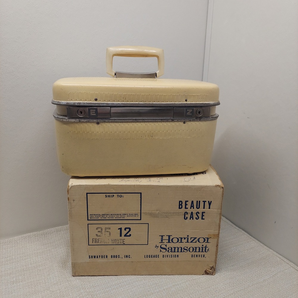 Vintage Samsonite Horizon Beauty Case French White 3512 Vanity Train Case Box